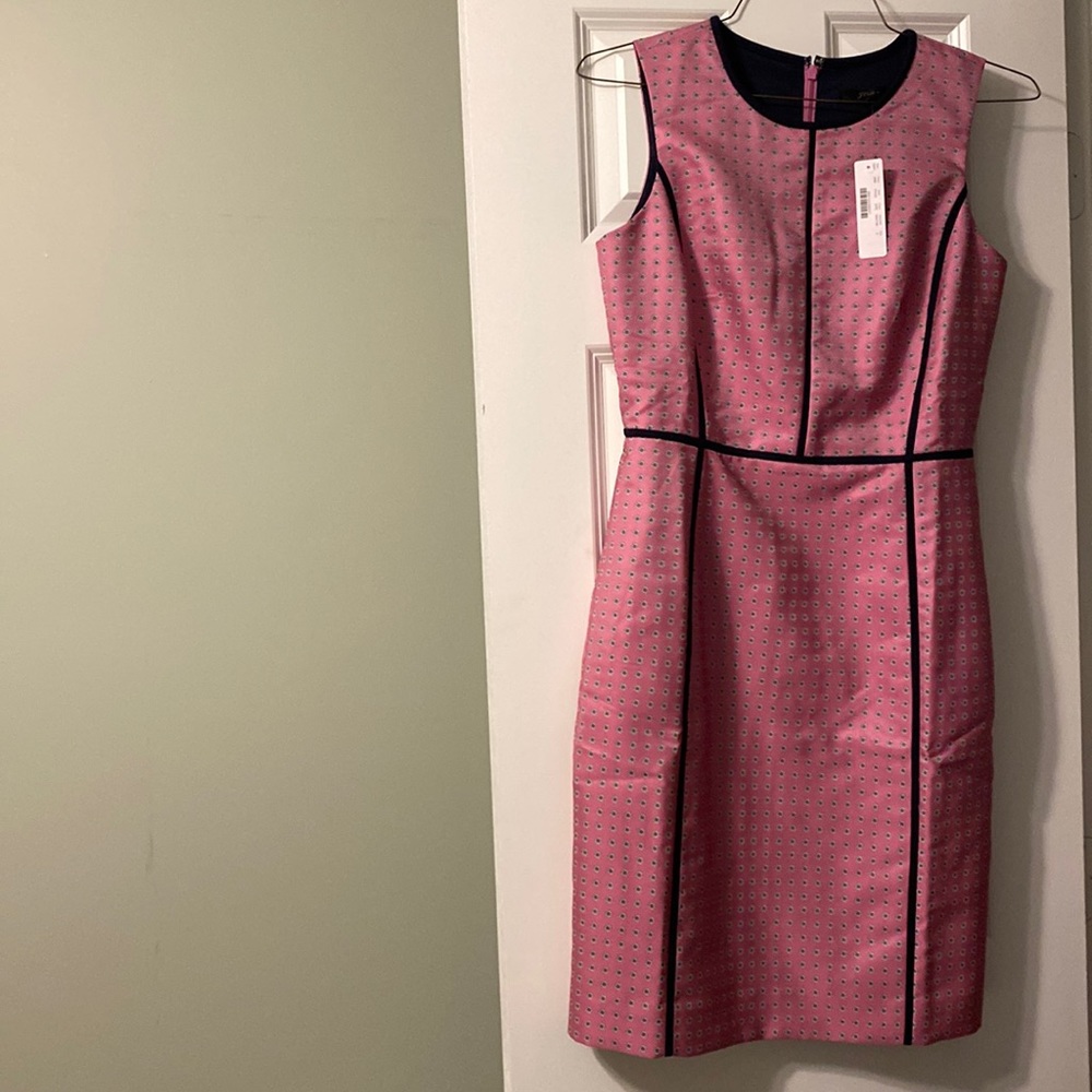 New with Tags J.Crew Sheath dress in foulard print
Size 4 Pink Navy